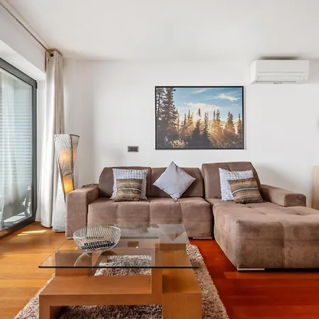 Ocean Vista- T2 Funchal